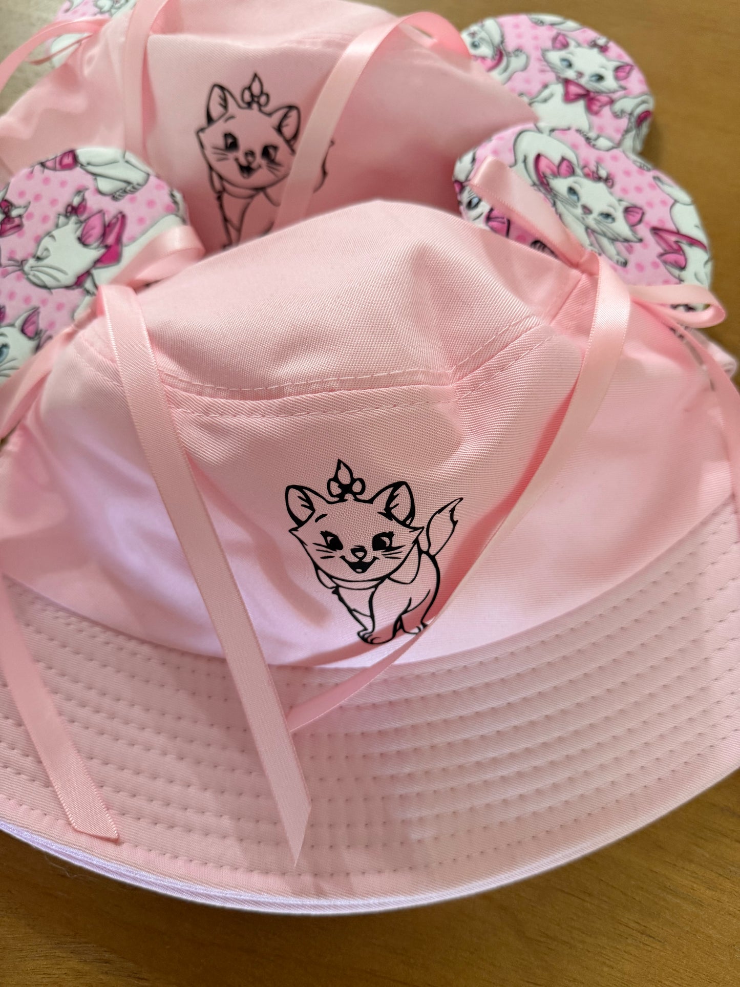 Marie bow adult bucket