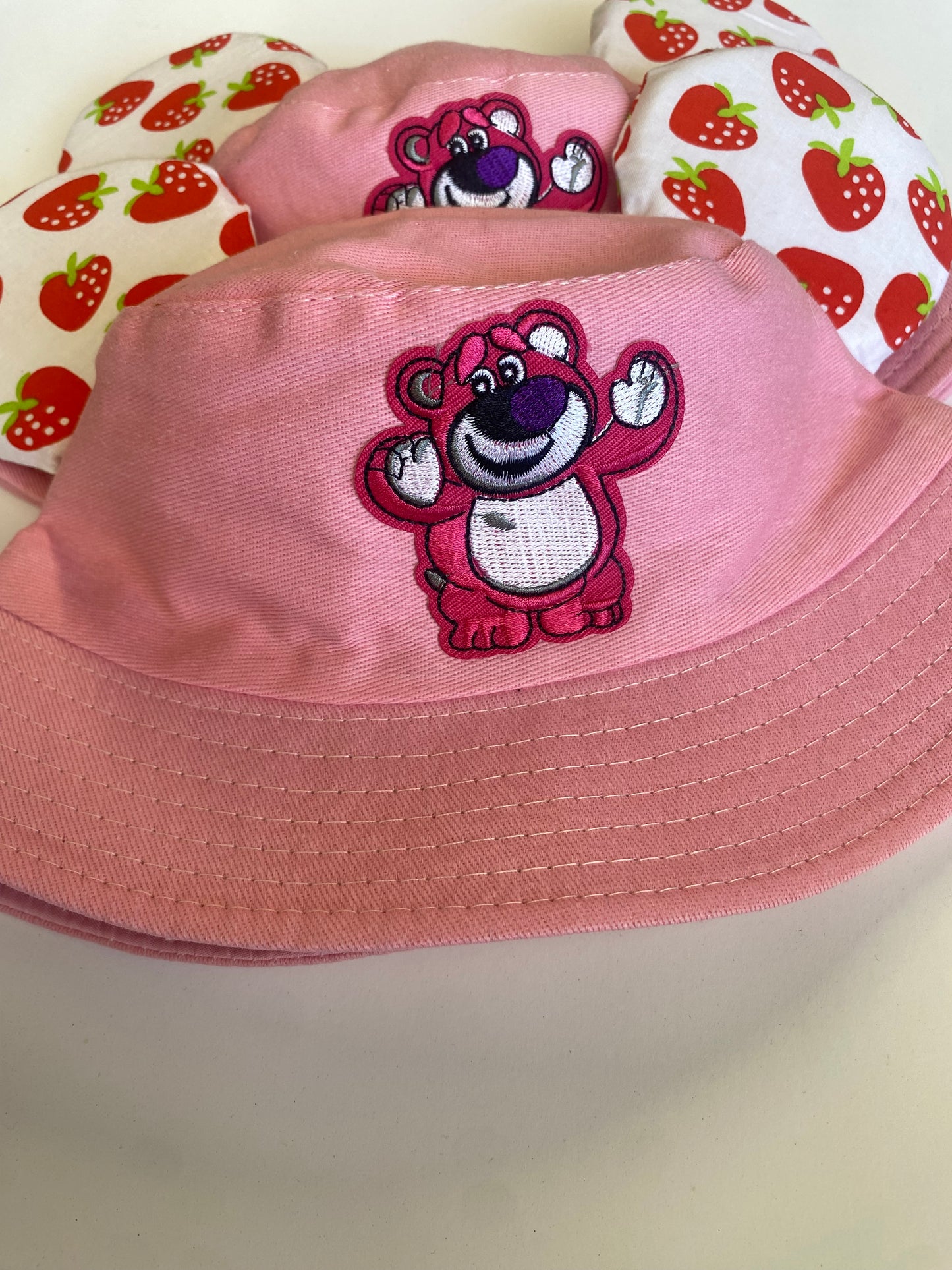 Lotso strawberry bucket hat ( 3-7 years old