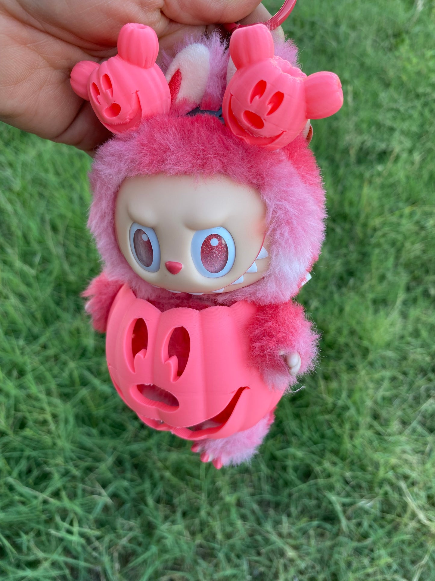 Winky set in hot pink   (Mickey pumpkin ears and body pumpkin)